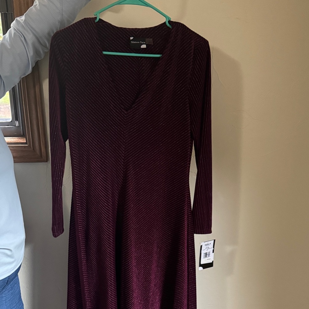 Elegant Long Sleeve Burgundy Dress